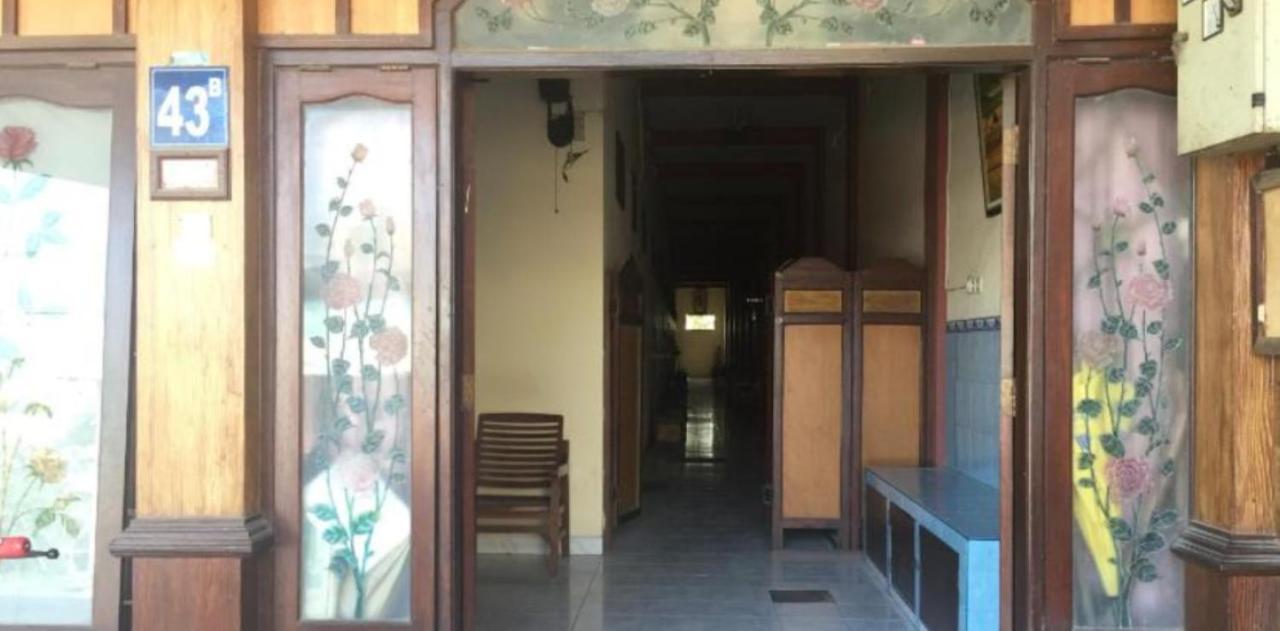 Hotel Erysa Juanda Sedati Esterno foto