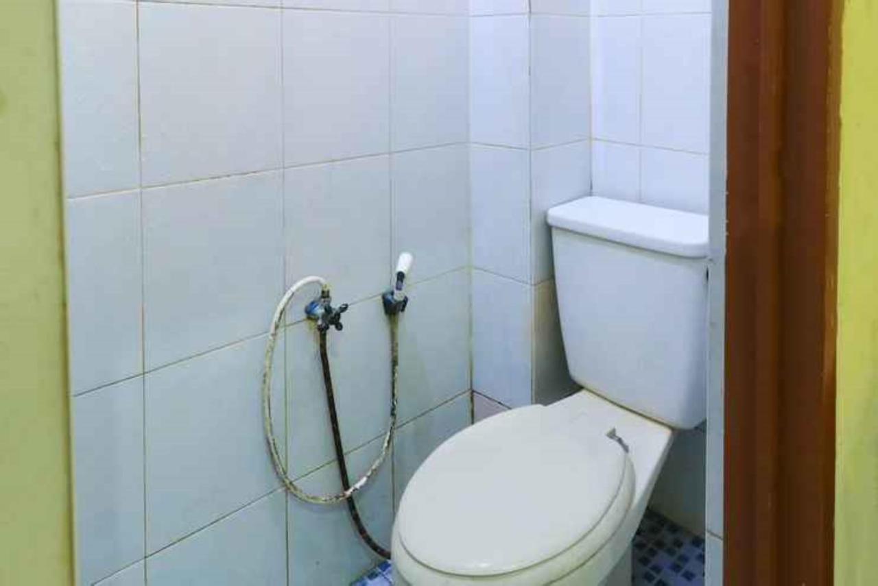 Hotel Erysa Juanda Sedati Esterno foto