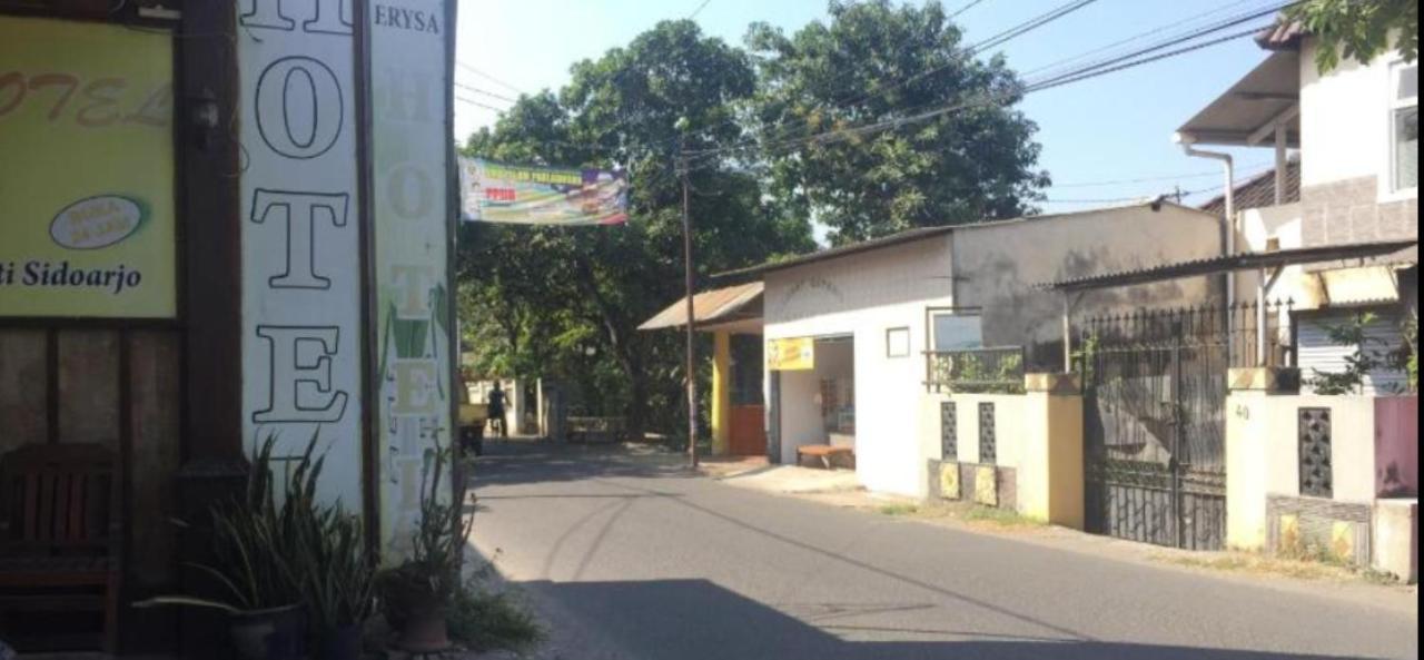 Hotel Erysa Juanda Sedati Esterno foto