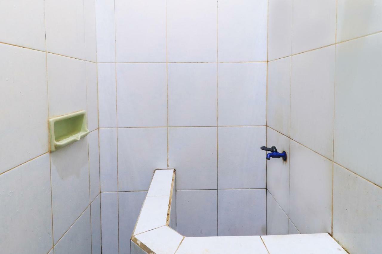 Hotel Erysa Juanda Sedati Esterno foto