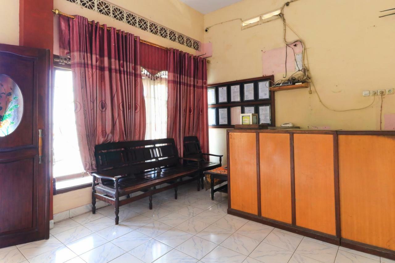 Hotel Erysa Juanda Sedati Esterno foto