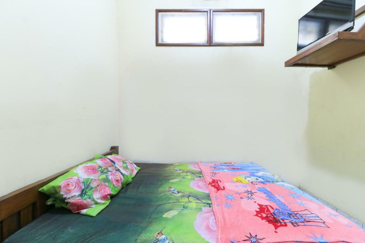 Hotel Erysa Juanda Sedati Esterno foto