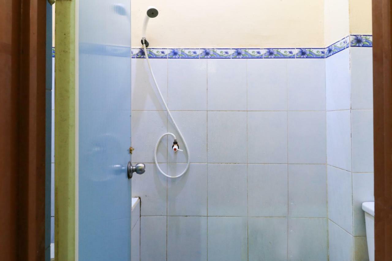 Hotel Erysa Juanda Sedati Esterno foto