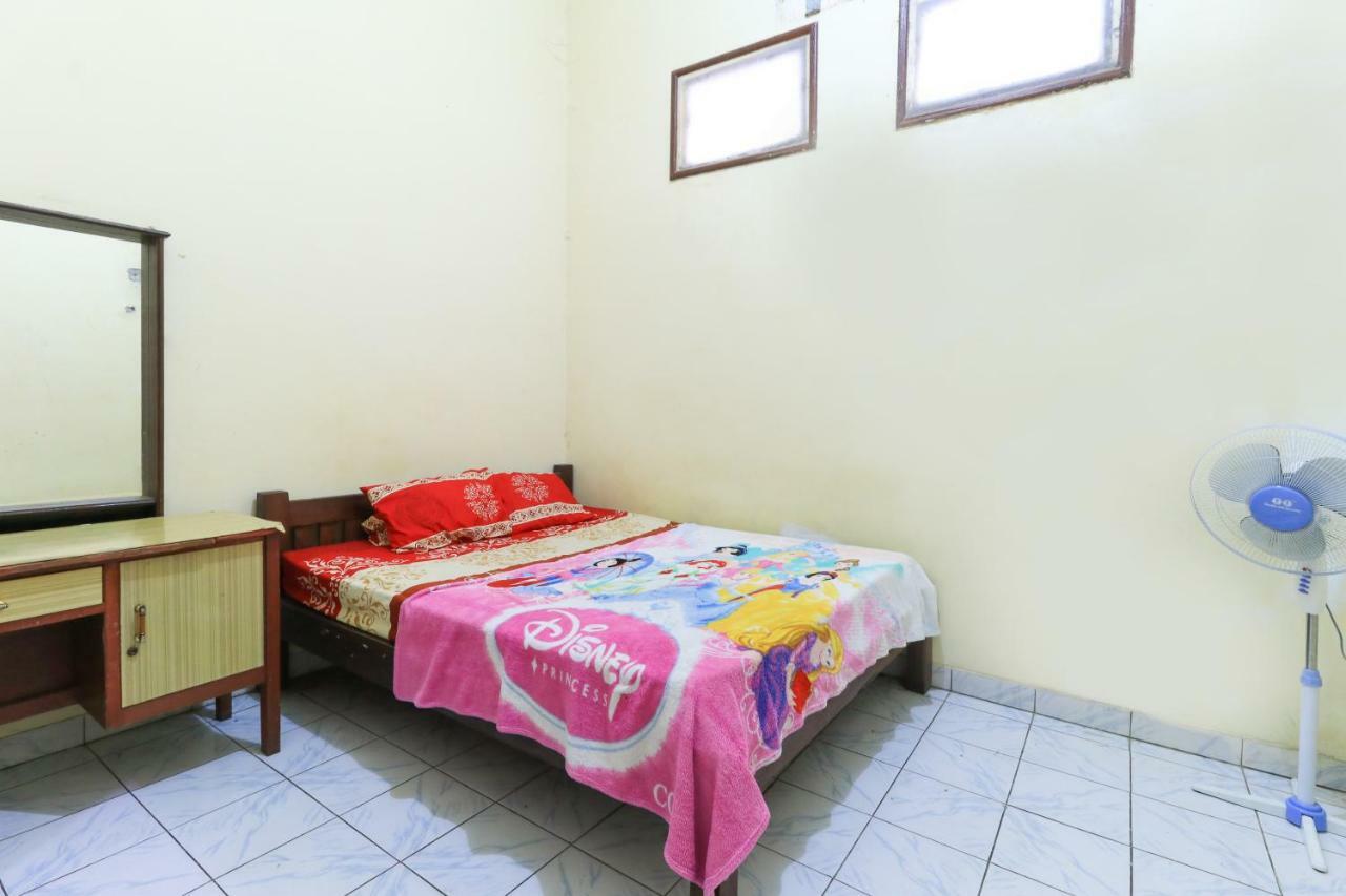 Hotel Erysa Juanda Sedati Esterno foto
