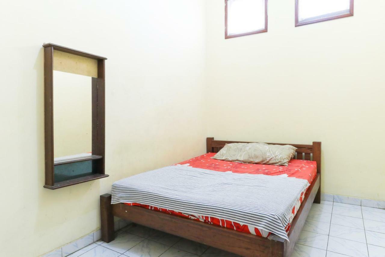 Hotel Erysa Juanda Sedati Esterno foto