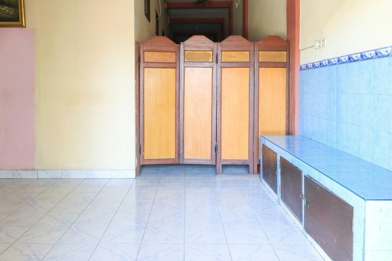 Hotel Erysa Juanda Sedati Esterno foto